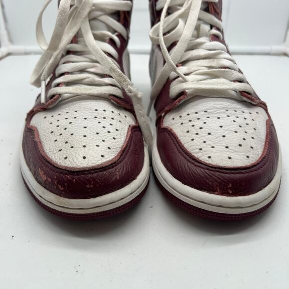 Nike Air Jordan 1 Retro High Shoes Mens 8.5  555088-611 Sneakers Maroon